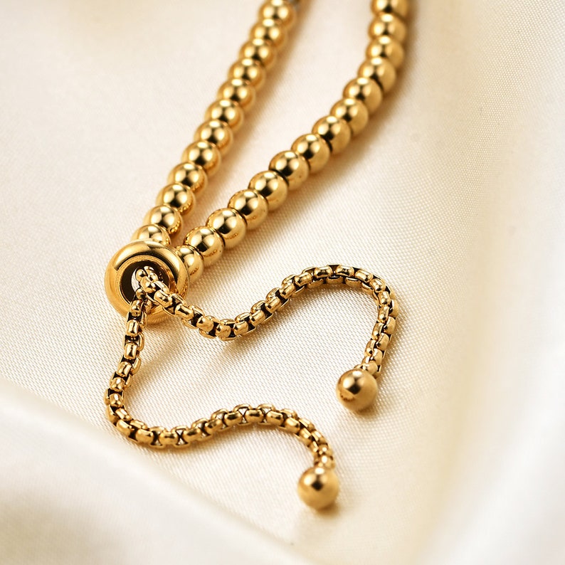 Cora Custom Simple Beaded Round Bracelet